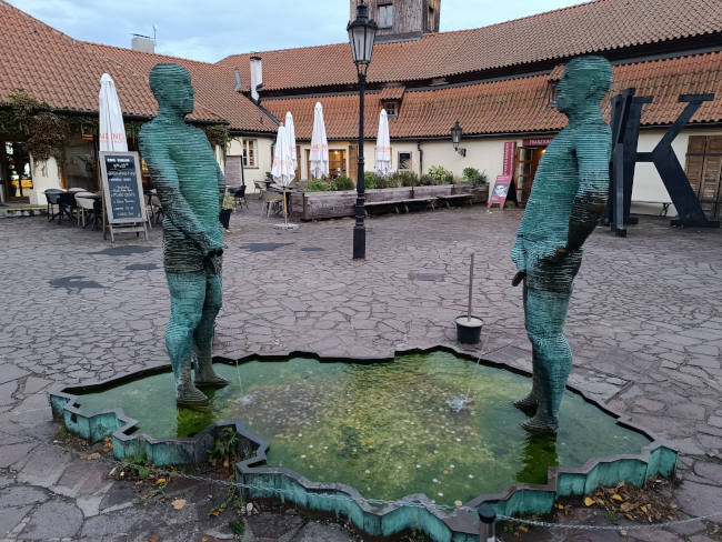 Escultura meones Praga