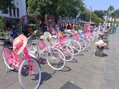 Bicis holandesas en Plaza Fatahillah (Yakarta)